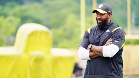 Steelers' Aaron Curry Brings Unique Advantage To Coaching (Aaron Curry)